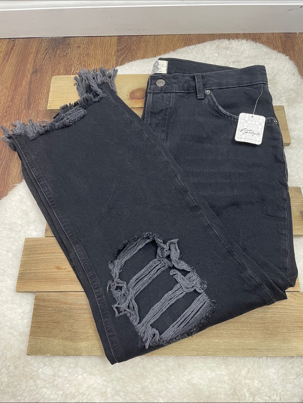 Free People NWT Maggie Mid Rise Distressed Straight Jeans in Washed Black - Picture 2 of 7
